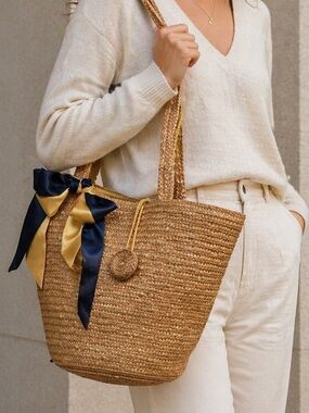 Aragon de Givenchy straw tote & cosmetic pouch